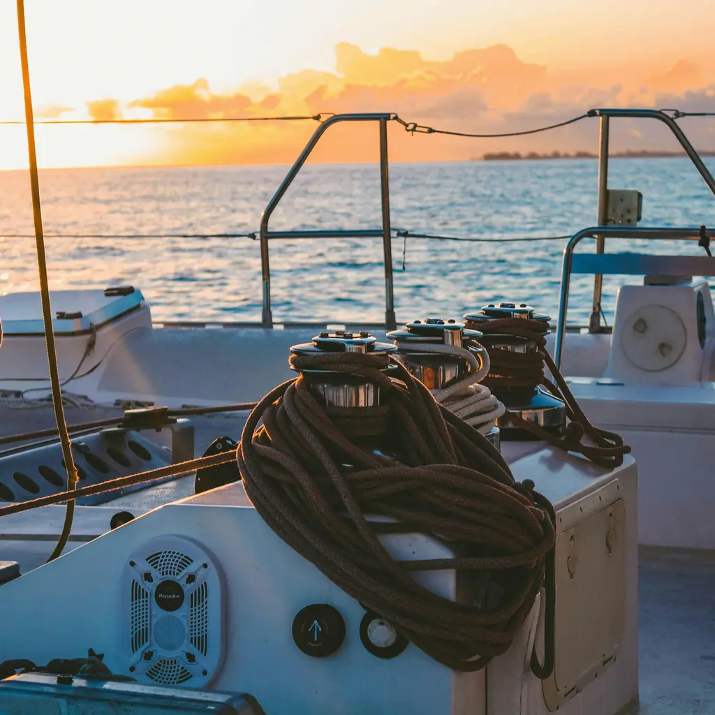 yacht rentals min