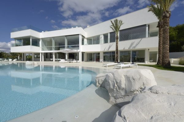 Luxury seafront villa in Cala d’Or 10