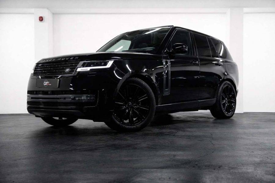 Range Rover Vogue LWB Autobiography for rent in Mallorca with Alphas Luxury