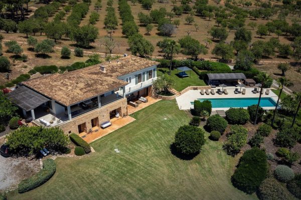 Villa Camp Clar: The estate among orchards and olive groves